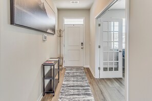 House (3 Bedrooms) | Interior - 2 Mi to Golf: Myrtle Beach Home w/ Pool Access! (Myrtle Beach)