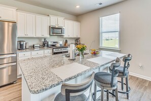 House (3 Bedrooms) | Interior - 2 Mi to Golf: Myrtle Beach Home w/ Pool Access! (Myrtle Beach)