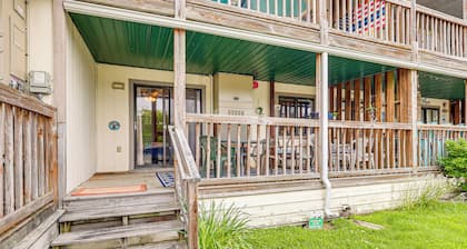 Ocean City Condo w/ Pool Access: Walk to Beach!