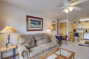 Apartment (2 Bedrooms) | Interior - Cedar Creek Condo: Free Shuttle to Big Sky Resort! (Big Sky)