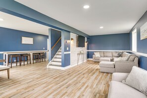 Talo (Multiple Bedrooms) | Sisätilat