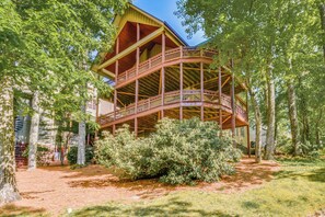 Apartment (2 Bedrooms) | Interior - Mountain Time Cashiers Condo w/ Deck & Views! (Cashiers)