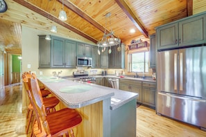 House (3 Bedrooms) | Interior - 4 Mi to Grandfather Mountain: Cabin in Newland! (Newland)