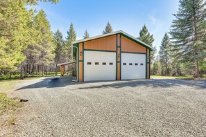 House (2 Bedrooms) | Interior - Peaceful Eureka Getaway - 1 Mi to Glen Lake! (Eureka)