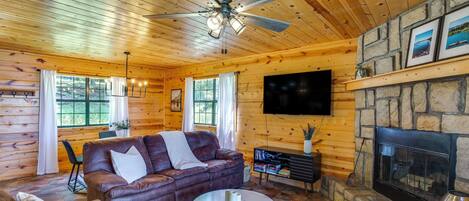 House (3 Bedrooms) | Front of property