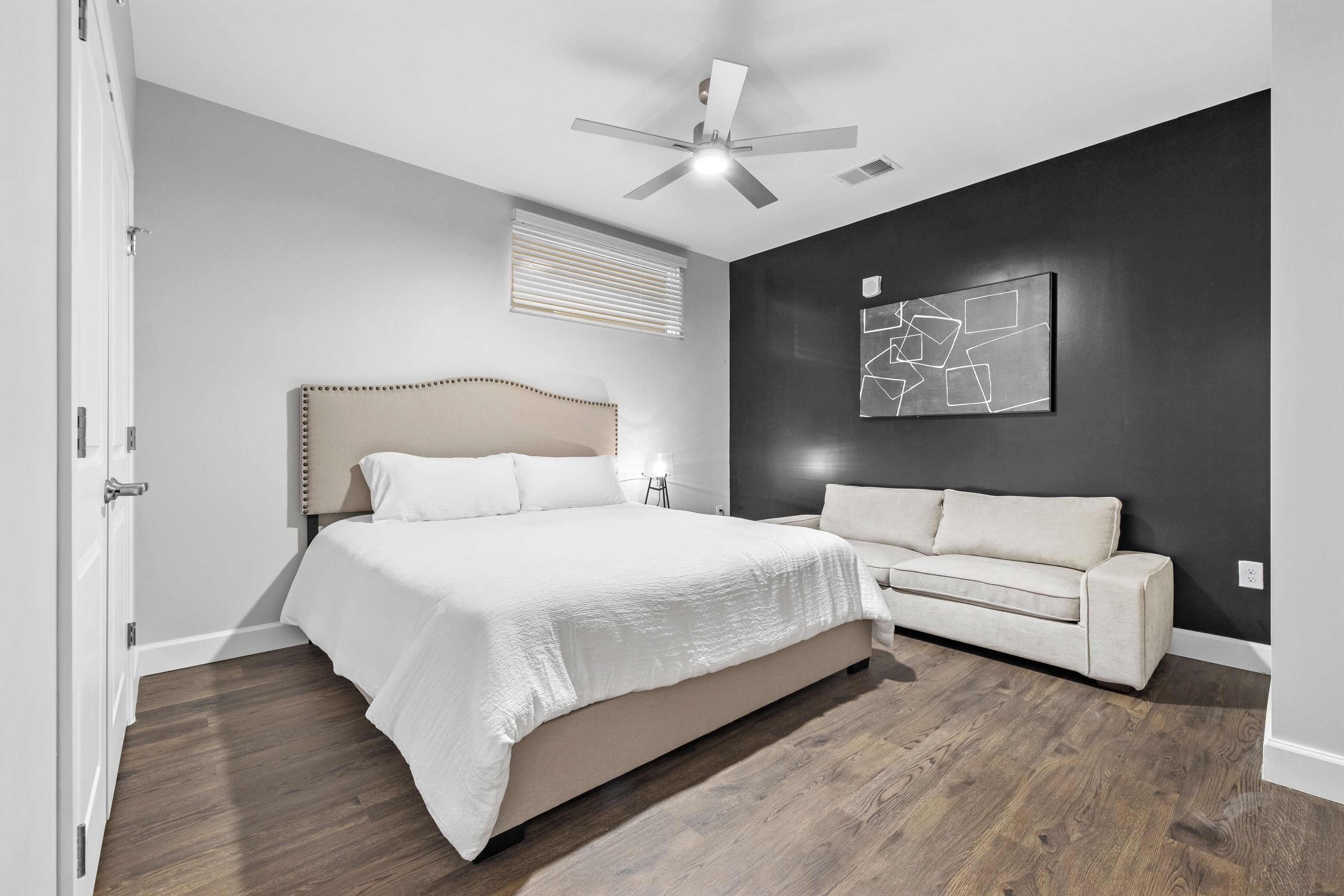 2 Schlafzimmer, Verdunkelungsvorhänge, Bügeleisen/Bügelbrett