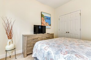 Interior - Pet-friendly Pensacola Home ~ 2 Mi to Bruce Beach! (Pensacola)