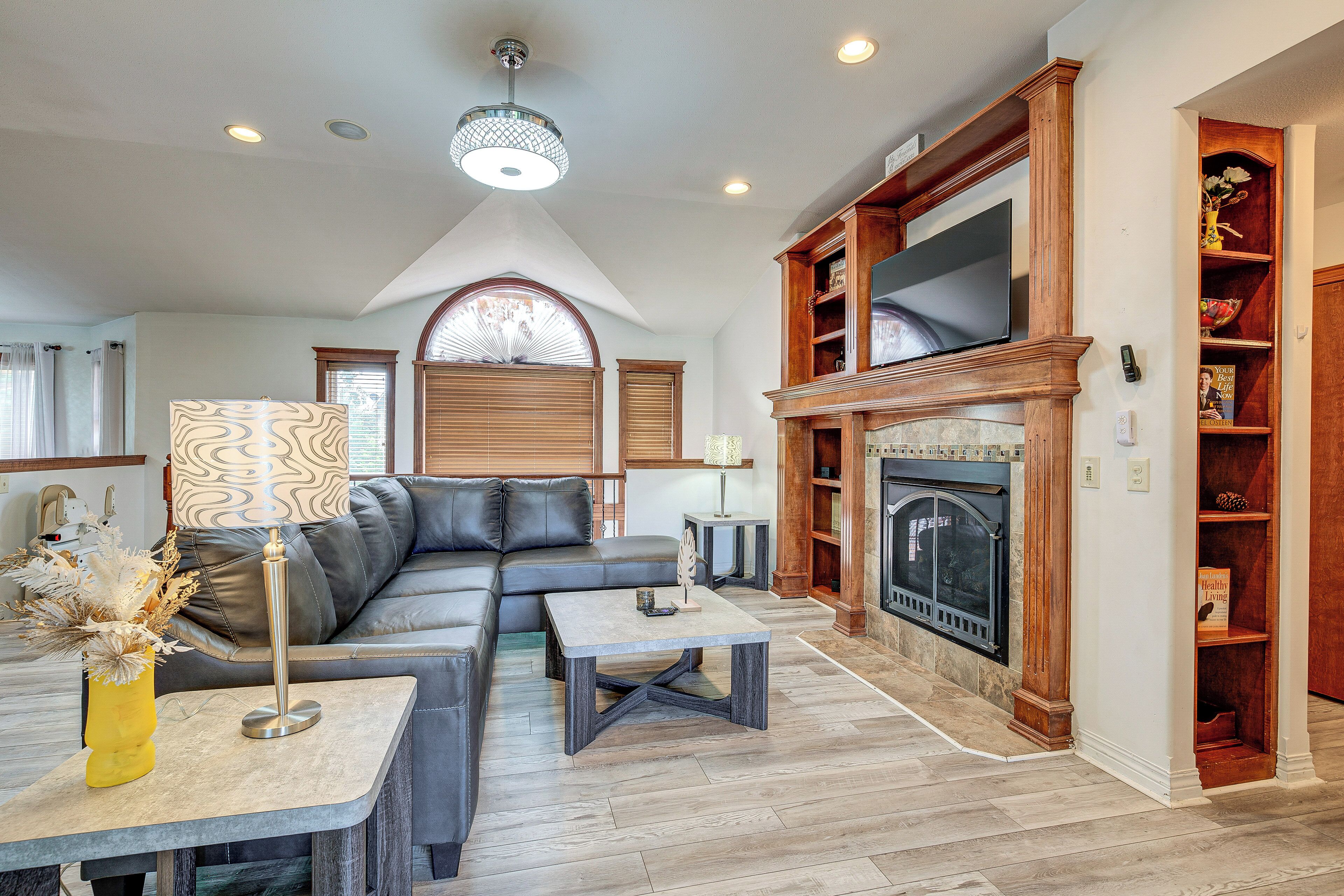 House (5 Bedrooms) | Interior