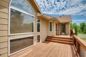 House (5 Bedrooms) | Interior - Junction City Home w/ Hot Tub - Near Milford Lake! (Junction City)