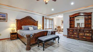 House (5 Bedrooms) | Interior
