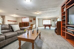 House (5 Bedrooms) | Interior - Junction City Home w/ Hot Tub - Near Milford Lake! (Junction City)