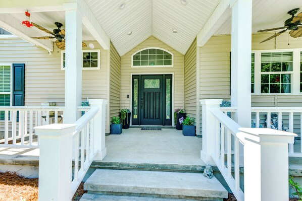 House (3 Bedrooms) | Interior - Family-friendly Abbeville Home w/ Fire Pit & Games (Abbeville)