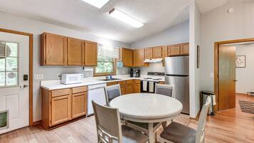 Rumah (2 Bedrooms) | Interior