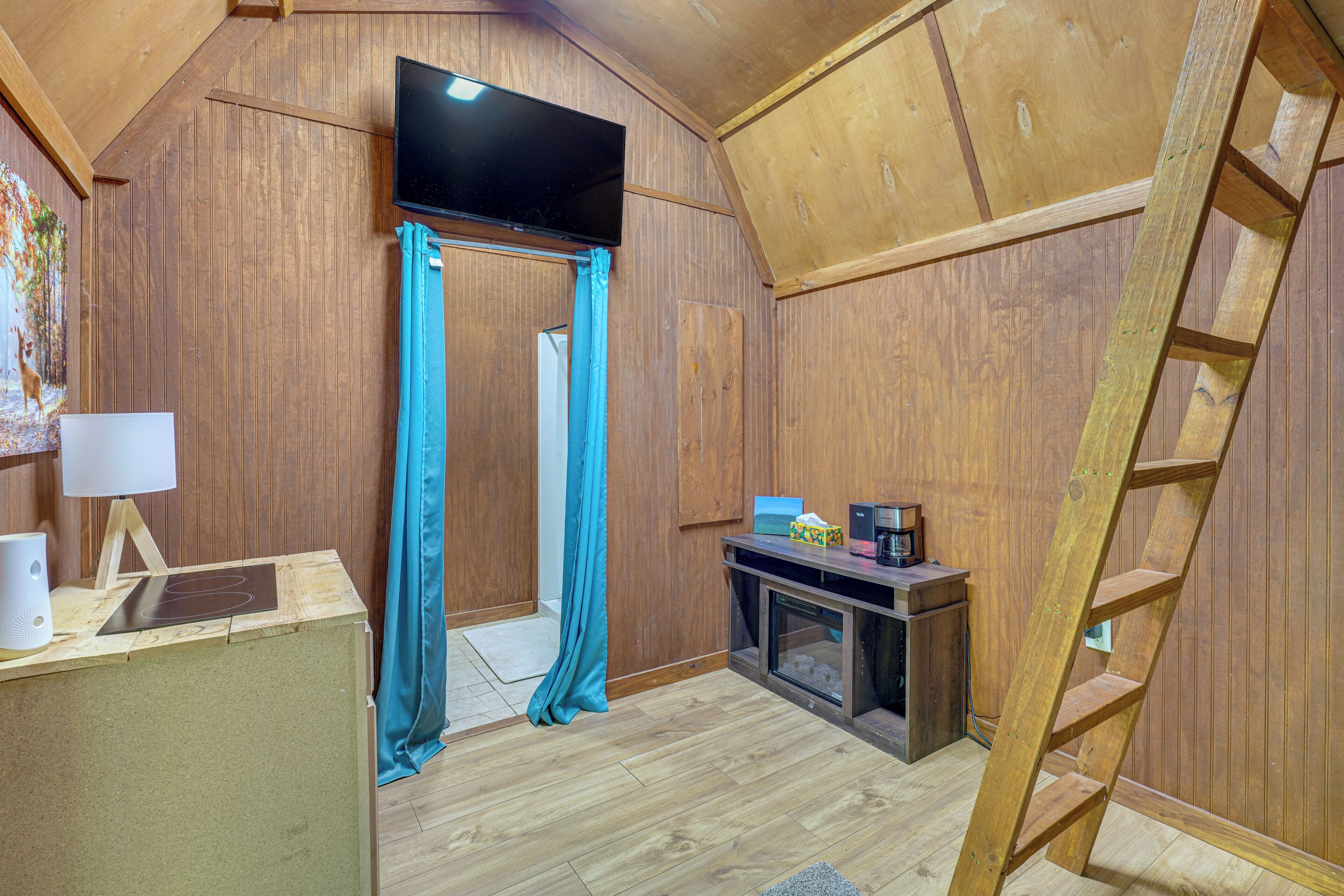 House (4 Bedrooms) | Interior