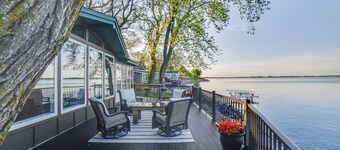 Dreamy Lake Poinsett Cabin w/ Deck, Dock & Views!