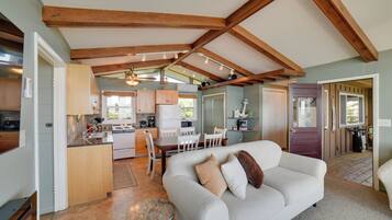 House (2 Bedrooms) | Bahagian dalam