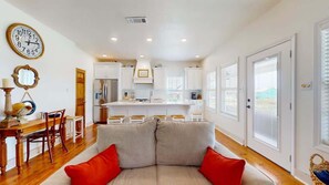 Offices - Gordeaux's Place (Bolivar Peninsula)