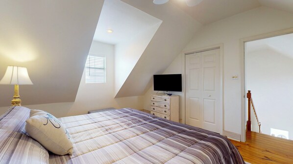 3 bedrooms, free WiFi - Gordeaux's Place: 3  BR, 2  BA House in Crystal Beach, Sleeps 8 (Bolivar Peninsula)