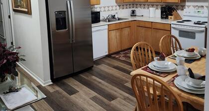 3 Bedroom Duplex House - Fully Furnished all bills paid unit