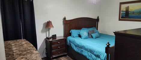 3 soverom, strykejern/-brett, wi-fi og sengetøy