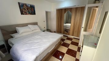 Comfort-Apartment, Balkon, Stadtblick | 1 Schlafzimmer, kostenloses WLAN