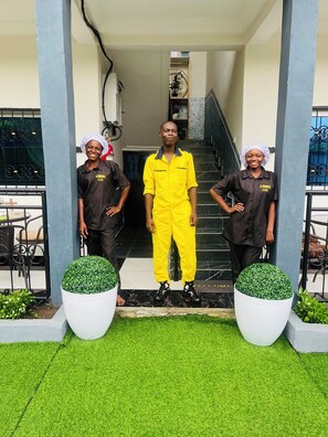 Property grounds - 2 Bedroom Apartment in Kribi (Kribi)