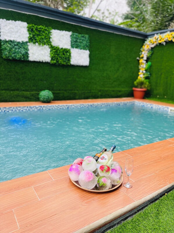 Pool - 2 Bedroom Apartment in Kribi (Kribi)