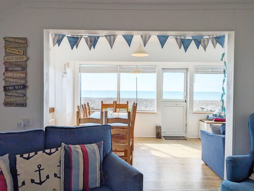 Seaspray - Pagham  -  a family house that sleeps 7 guests  in 4 bedrooms