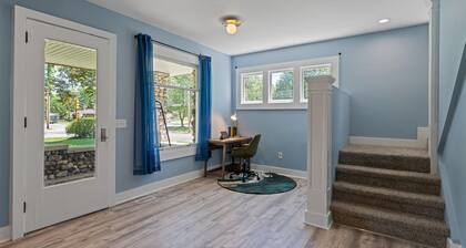 5bd Movie Theater - 7mins to UND - Backyard BBQ