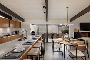 Dining - 20% Off April 23-25! Amazing Views -Pool, Hot Tub (Palm Springs)