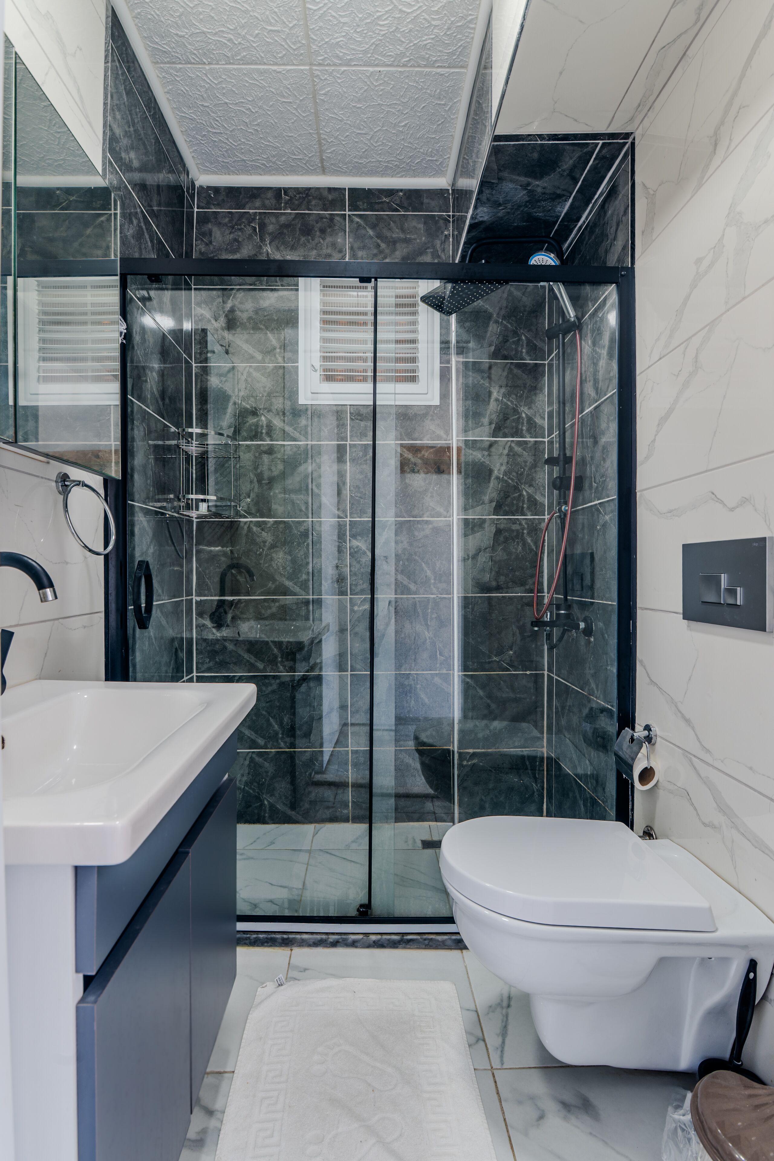 Standard Double Room | Bathroom