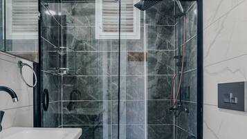 Standard Double Room | Bathroom