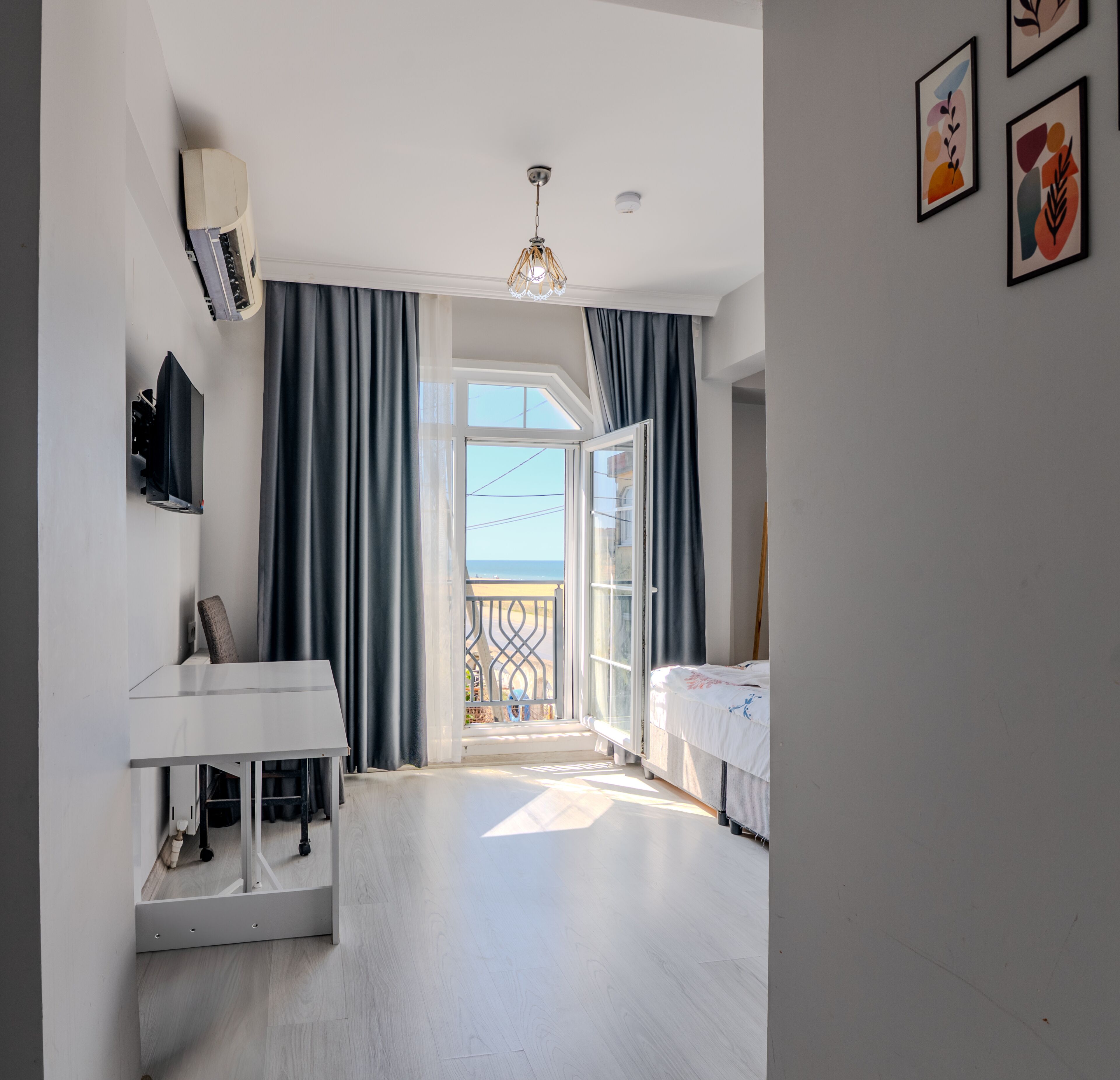 Premium bedding, down comforters, minibar, soundproofing