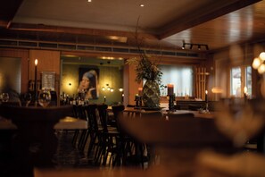 Bar (on property) - DAS SCHÖNE LEBEN Pop-Up Hotel (Hornberg)