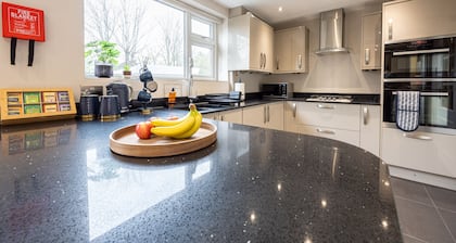 Avenue House (Heald Green, Cheadle)