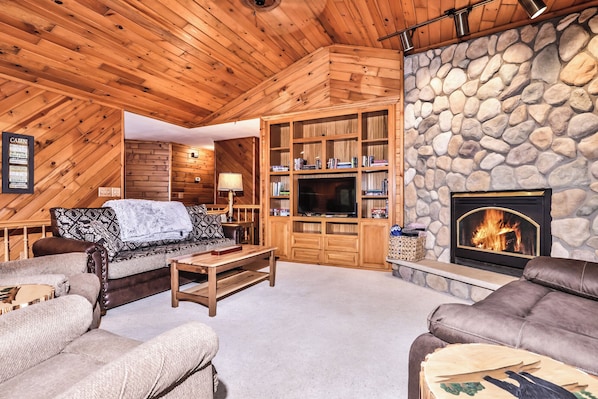 Smart TV, fireplace, table tennis, books