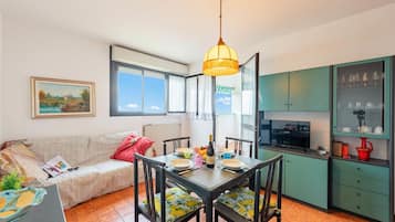 Appartamento Standard, 1 camera da letto, balcone (Acqua Marina 800m from the sea) | Pasti