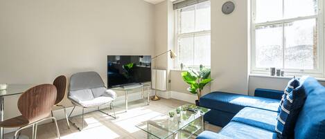 Deluxe-Apartment, eigenes Bad | Lounge