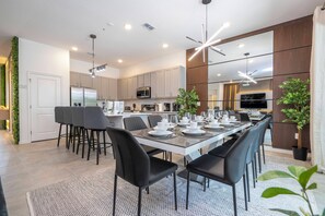 Dining - 5949PG-The Best Home Perfect Resort Near Disney (Orlando)