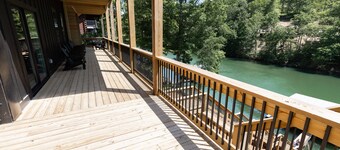 The Black Pearl on Norris Lake