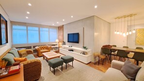 Apartment | 1 bedroom, Internet - Jardins Vintage I Chic 1-br Office in Jardins (São Paulo)