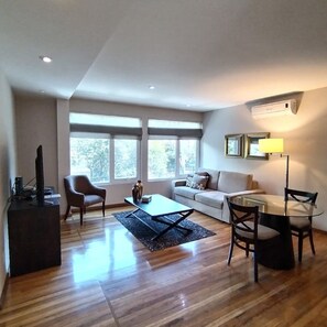 公寓 | 1 間臥室、網路服務