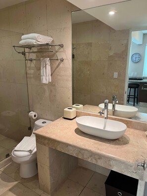 House | 1 bedroom, Internet - Arquimedes Art 105 I Spacious 1BR in Polanco (Mexico City)