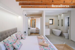 3 quartos, Wi-Fi de cortesia, roupa de cama