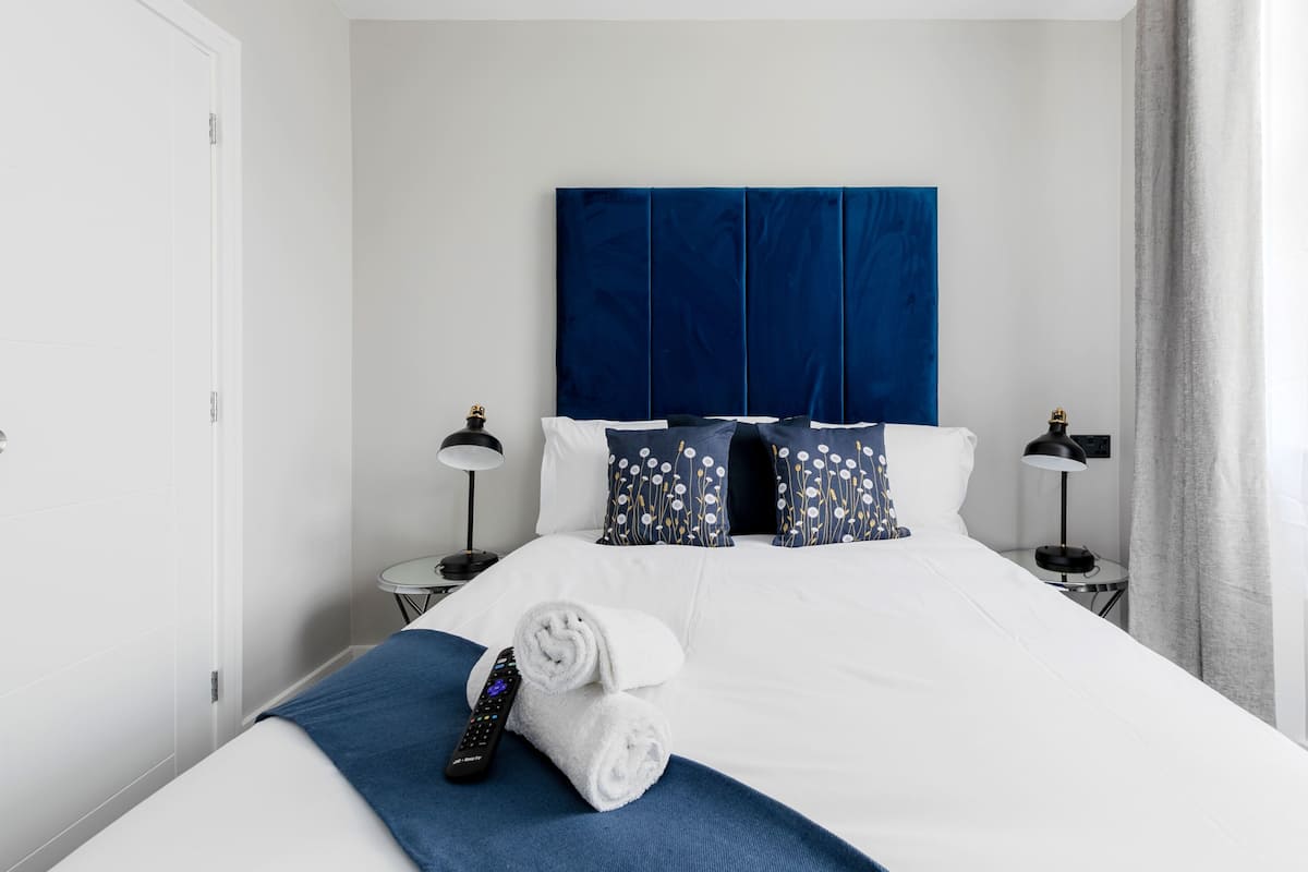 Superior studio, privébadkamer, uitzicht op stad | Hypoallergeen beddengoed, verduisterende gordijnen