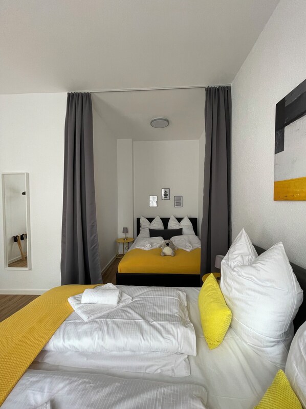 2 bedrooms, premium bedding, memory foam beds, individually decorated - Lucky Stays Magdeburg (Magdeburg)