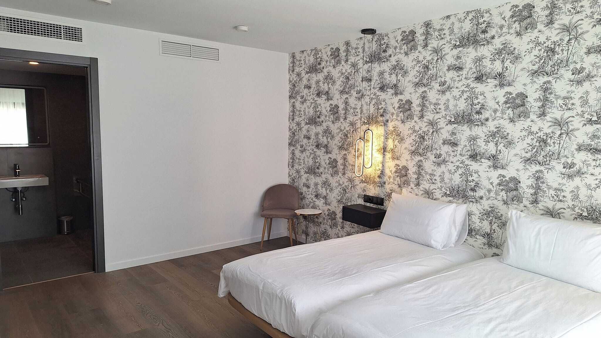 Premium bedding, in-room safe, individually decorated