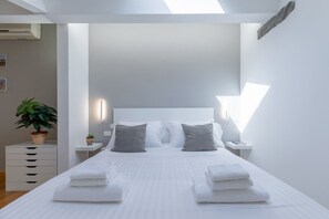 2 bedrooms, desk, laptop workspace, iron/ironing board - Ammirato Duplex in Florence (Florence)