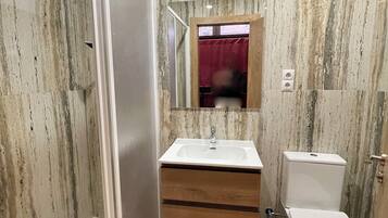 Comfort slaapzaal, gemengde slaapzaal | Badkamer | Een douche