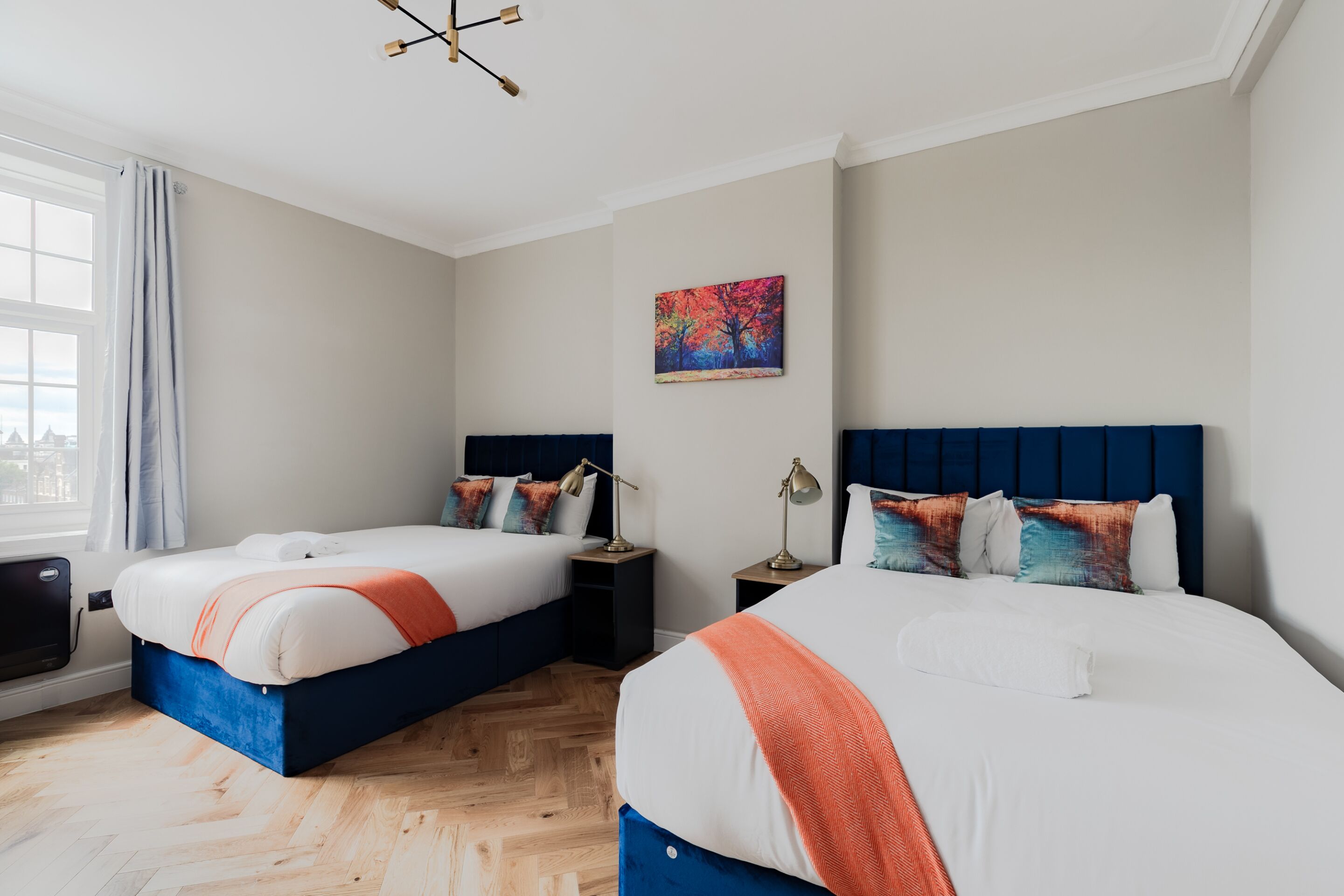 Apartamento estándar, baño privado, vistas a la ciudad | Tabla de planchar con plancha y wifi gratis